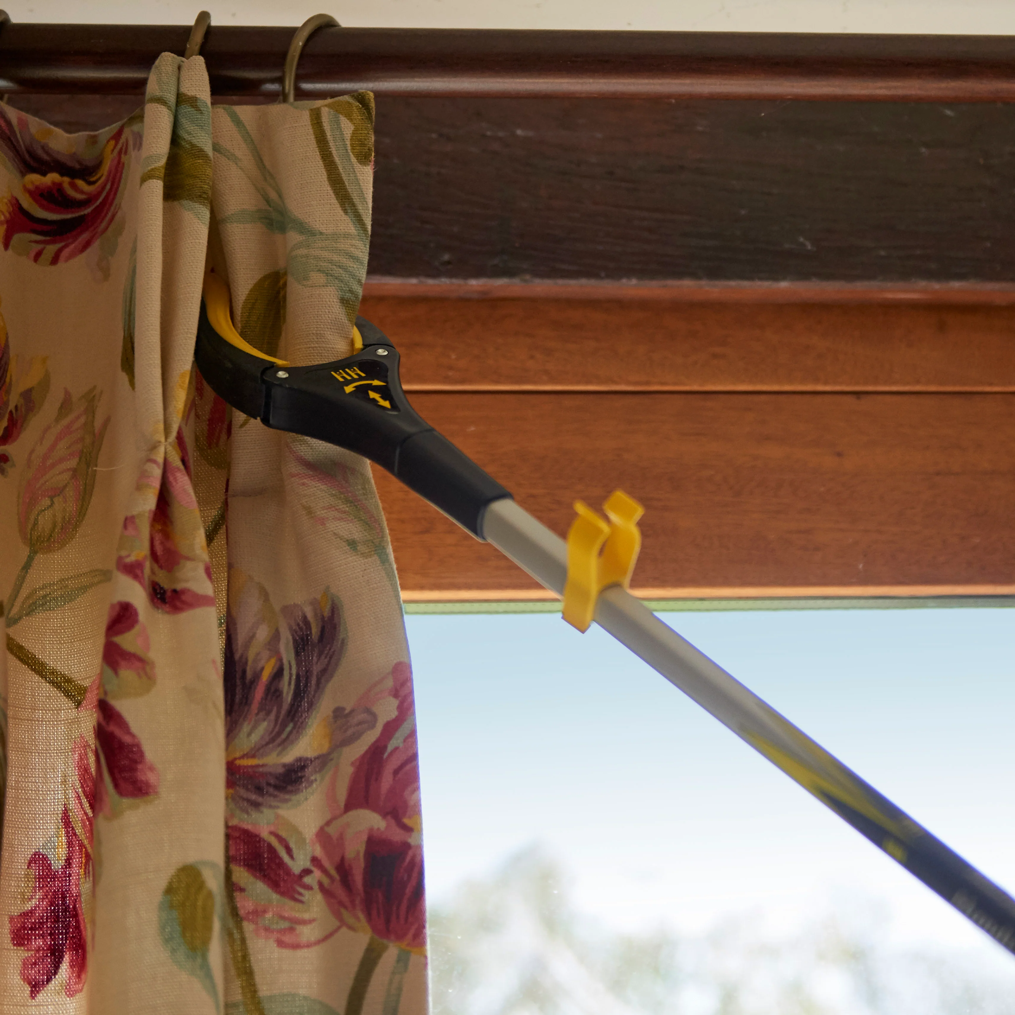 Handi-Grip PRO 26" Reacher Grabber Tool - Image 4