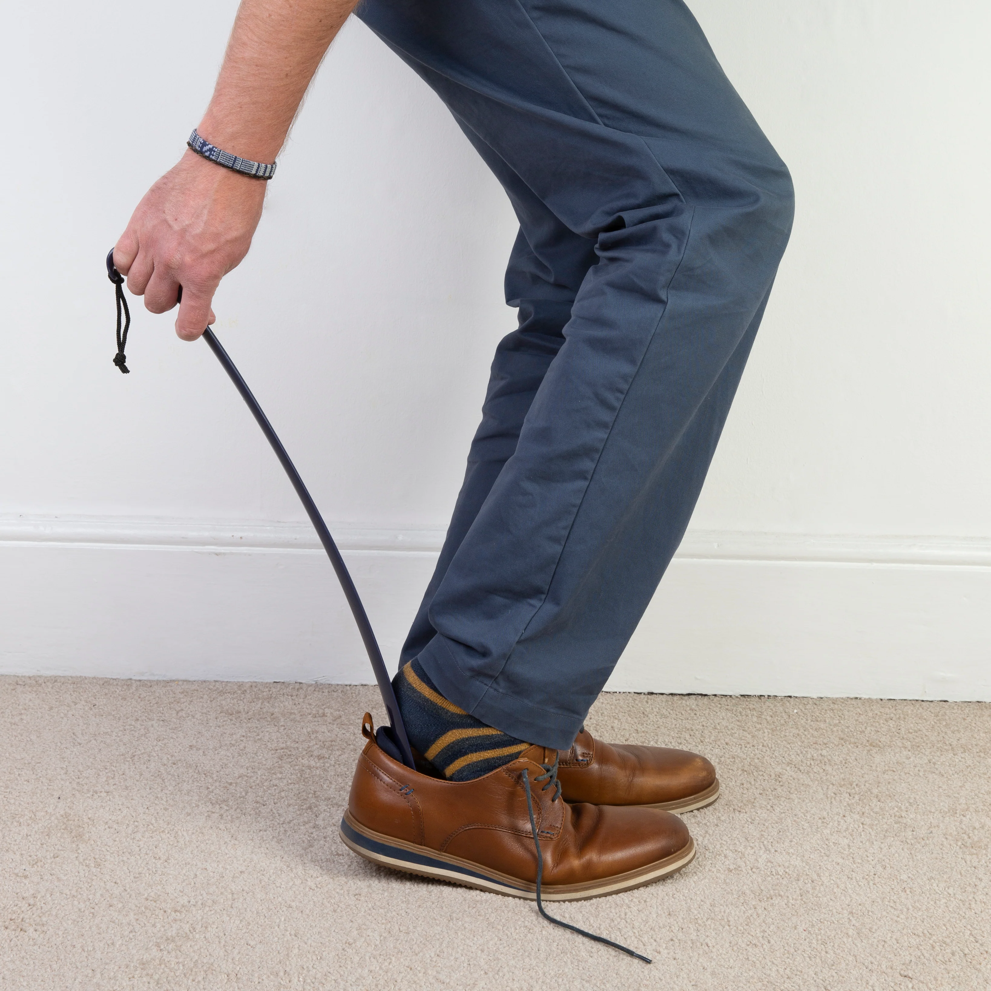 Long Handled 43cm Shoe Horn in Navy - Image 5