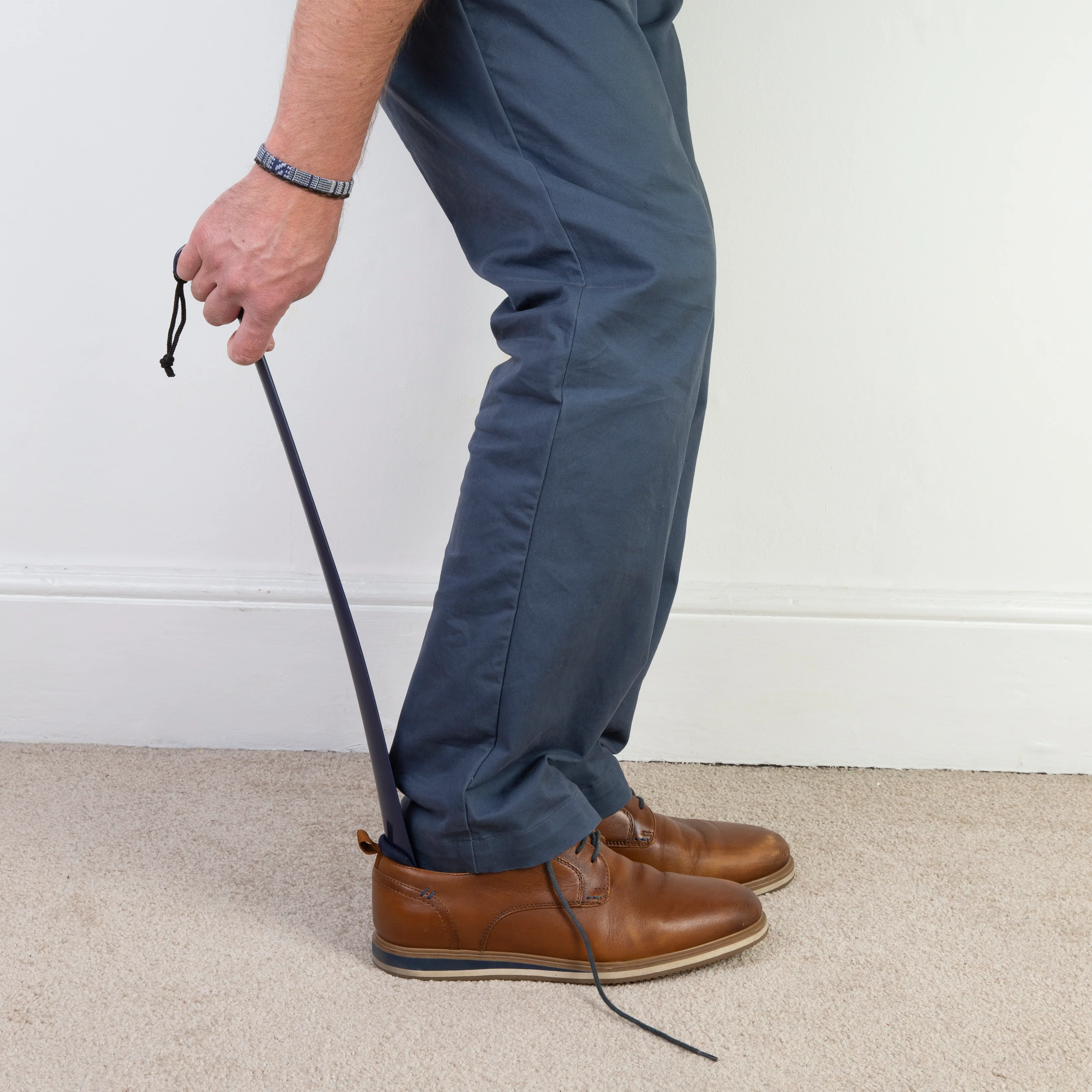 Long Handled 43cm Shoe Horn in Navy - Image 7